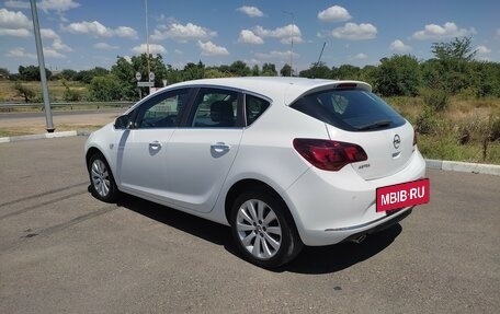 Opel Astra J, 2013 год, 1 050 000 рублей, 3 фотография