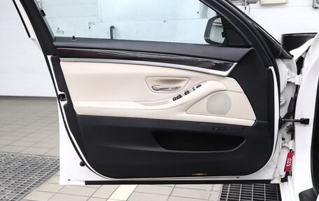 BMW 5 серия, 2011 год, 1 950 000 рублей, 13 фотография