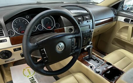 Volkswagen Touareg III, 2005 год, 895 000 рублей, 8 фотография