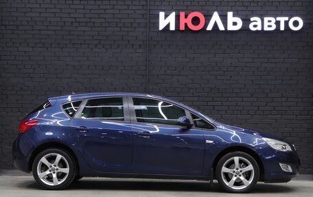 Opel Astra J, 2011 год, 860 000 рублей, 10 фотография