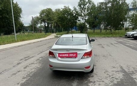 Hyundai Solaris II рестайлинг, 2012 год, 940 000 рублей, 3 фотография