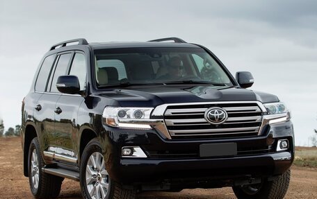 Toyota Land Cruiser 200, 2017 год, 8 000 000 рублей, 1 фотография