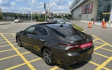 Toyota Camry, 2022 год, 3 979 000 рублей, 4 фотография