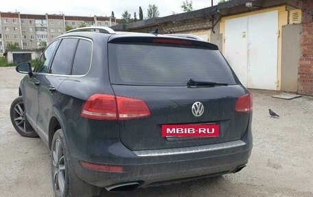 Volkswagen Touareg III, 2011 год, 1 730 000 рублей, 6 фотография