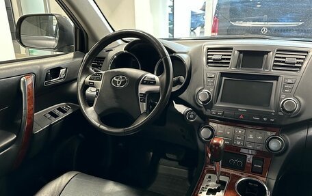 Toyota Highlander III, 2011 год, 2 099 900 рублей, 10 фотография