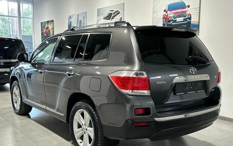 Toyota Highlander III, 2011 год, 2 099 900 рублей, 3 фотография