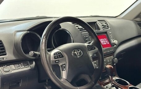 Toyota Highlander III, 2011 год, 2 099 900 рублей, 8 фотография