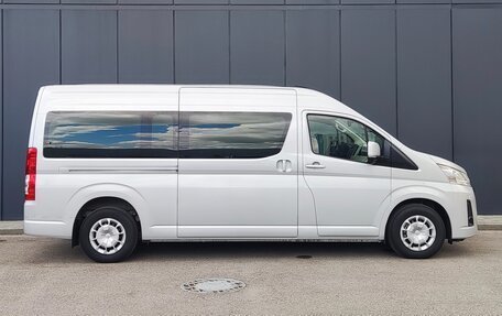 Toyota HiAce H300, 2021 год, 6 500 000 рублей, 4 фотография