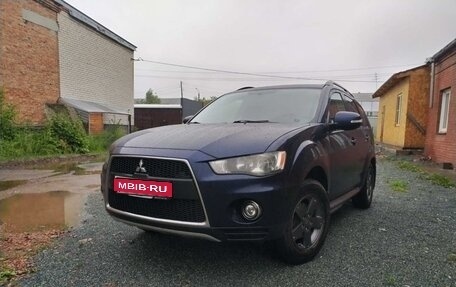 Mitsubishi Outlander III рестайлинг 3, 2011 год, 1 250 000 рублей, 1 фотография