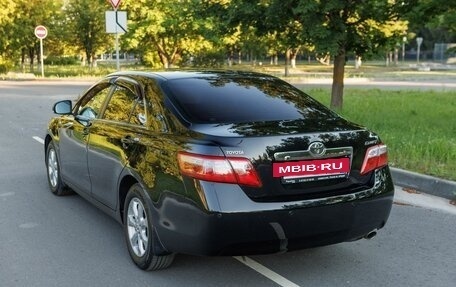 Toyota Camry, 2011 год, 1 930 000 рублей, 6 фотография