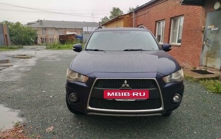 Mitsubishi Outlander III рестайлинг 3, 2011 год, 1 250 000 рублей, 2 фотография