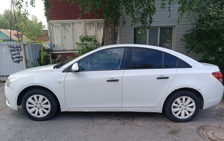 Chevrolet Cruze II, 2010 год, 680 000 рублей, 4 фотография