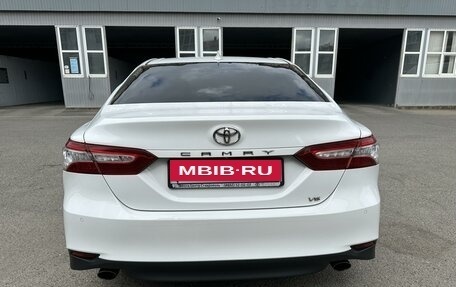 Toyota Camry, 2018 год, 3 600 000 рублей, 5 фотография