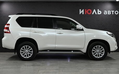 Toyota Land Cruiser Prado 150 рестайлинг 2, 2015 год, 3 790 000 рублей, 10 фотография