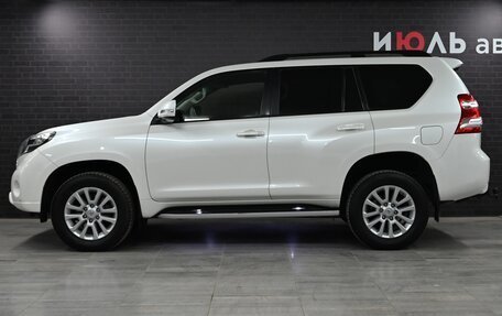 Toyota Land Cruiser Prado 150 рестайлинг 2, 2015 год, 3 790 000 рублей, 9 фотография