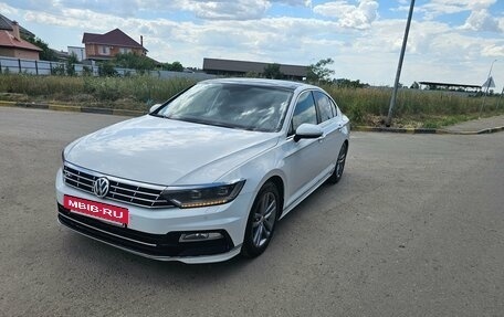 Volkswagen Passat B8 рестайлинг, 2018 год, 2 400 000 рублей, 2 фотография