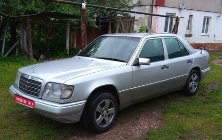 Mercedes-Benz E-Класс, 1994 год, 340 000 рублей, 1 фотография