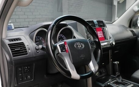 Toyota Land Cruiser Prado 150 рестайлинг 2, 2013 год, 2 990 000 рублей, 14 фотография