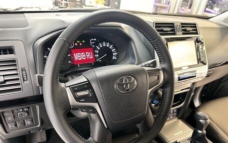 Toyota Land Cruiser Prado 150 рестайлинг 2, 2020 год, 5 999 000 рублей, 18 фотография