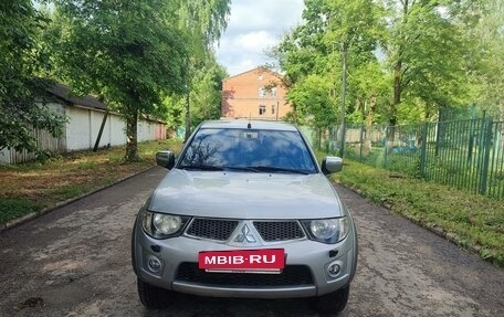 Mitsubishi L200 IV рестайлинг, 2011 год, 1 430 000 рублей, 2 фотография