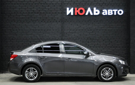 Chevrolet Cruze II, 2011 год, 800 000 рублей, 4 фотография