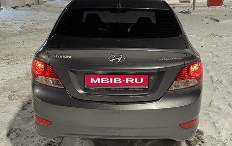 Hyundai Solaris II рестайлинг, 2011 год, 950 000 рублей, 4 фотография