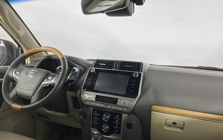 Toyota Land Cruiser Prado 150 рестайлинг 2, 2018 год, 7 800 000 рублей, 14 фотография