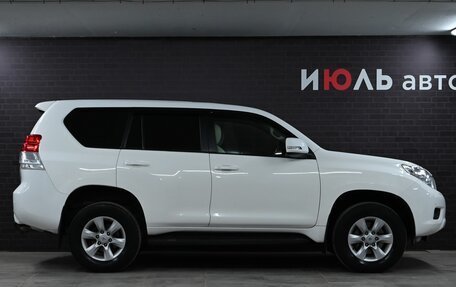 Toyota Land Cruiser Prado 150 рестайлинг 2, 2013 год, 3 150 000 рублей, 10 фотография