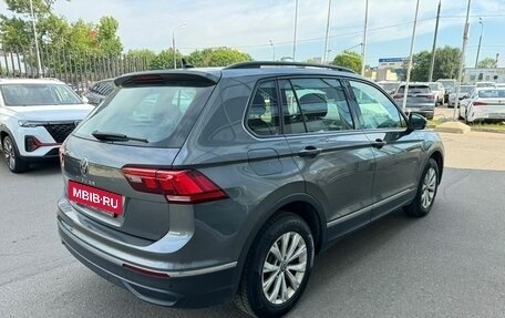 Volkswagen Tiguan II, 2020 год, 2 690 000 рублей, 6 фотография