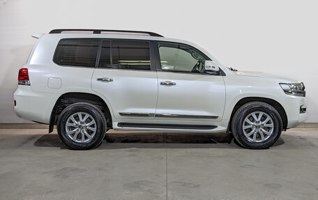 Toyota Land Cruiser 200, 2016 год, 7 390 000 рублей, 4 фотография