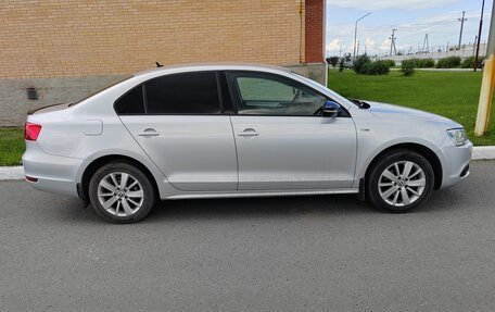 Volkswagen Jetta VI, 2013 год, 1 130 000 рублей, 3 фотография