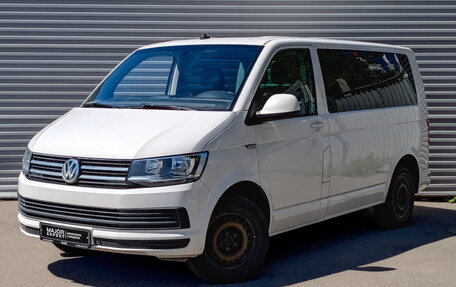 Volkswagen Caravelle T6 рестайлинг, 2019 год, 2 445 000 рублей, 1 фотография