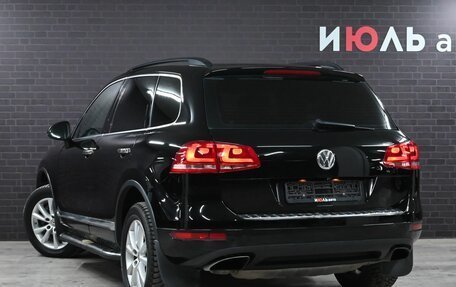 Volkswagen Touareg III, 2012 год, 1 830 000 рублей, 6 фотография