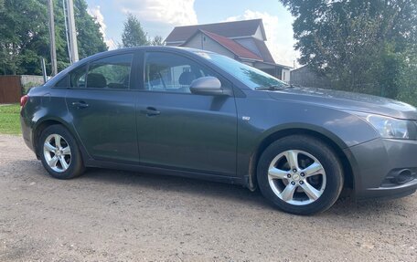 Chevrolet Cruze II, 2010 год, 640 000 рублей, 8 фотография