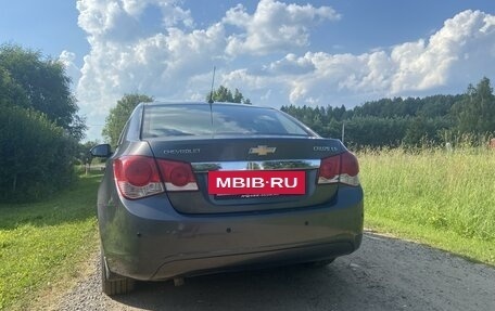 Chevrolet Cruze II, 2010 год, 640 000 рублей, 4 фотография