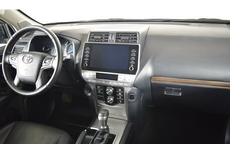 Toyota Land Cruiser Prado 150 рестайлинг 2, 2021 год, 7 799 000 рублей, 9 фотография