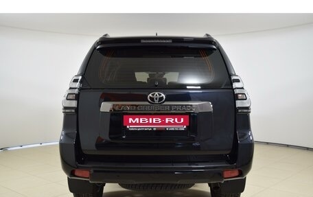 Toyota Land Cruiser Prado 150 рестайлинг 2, 2021 год, 7 799 000 рублей, 6 фотография