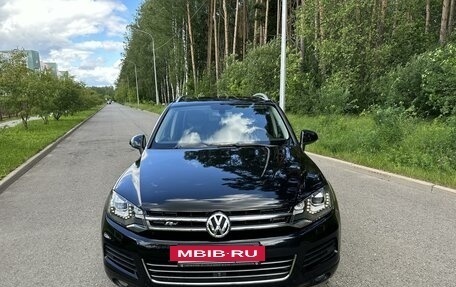 Volkswagen Touareg III, 2011 год, 2 400 000 рублей, 2 фотография