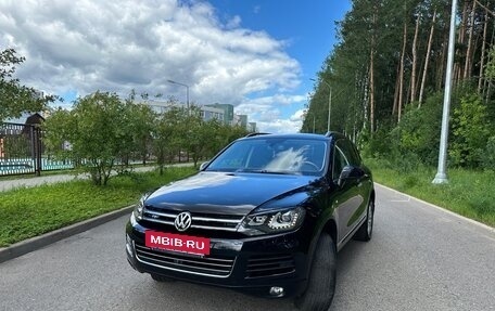 Volkswagen Touareg III, 2011 год, 2 400 000 рублей, 3 фотография