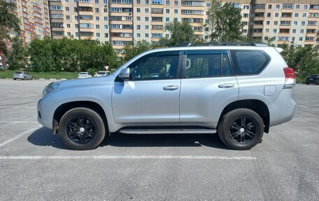 Toyota Land Cruiser Prado 150 рестайлинг 2, 2011 год, 2 750 000 рублей, 2 фотография