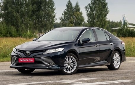 Toyota Camry, 2019 год, 3 000 000 рублей, 1 фотография