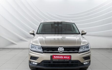 Volkswagen Tiguan II, 2018 год, 2 438 000 рублей, 2 фотография