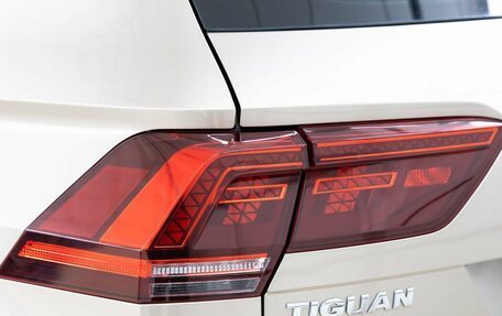 Volkswagen Tiguan II, 2018 год, 2 438 000 рублей, 13 фотография