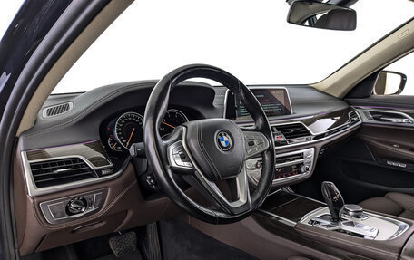 BMW 7 серия, 2017 год, 4 195 000 рублей, 15 фотография