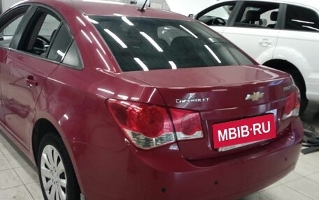 Chevrolet Cruze II, 2010 год, 650 000 рублей, 4 фотография