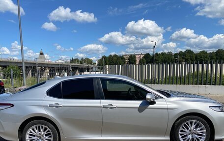 Toyota Camry, 2020 год, 3 090 000 рублей, 4 фотография