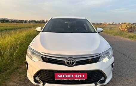 Toyota Camry, 2017 год, 1 830 000 рублей, 2 фотография