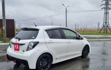 Toyota Vitz, 2015 год, 1 280 000 рублей, 2 фотография