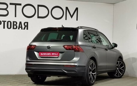Volkswagen Tiguan II, 2021 год, 3 900 000 рублей, 2 фотография