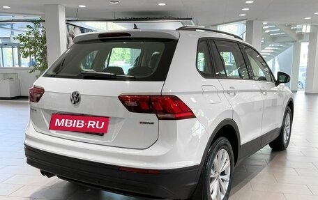 Volkswagen Tiguan II, 2019 год, 3 297 000 рублей, 8 фотография